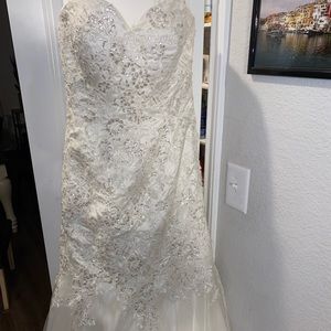 Mermaid lace up wedding dress